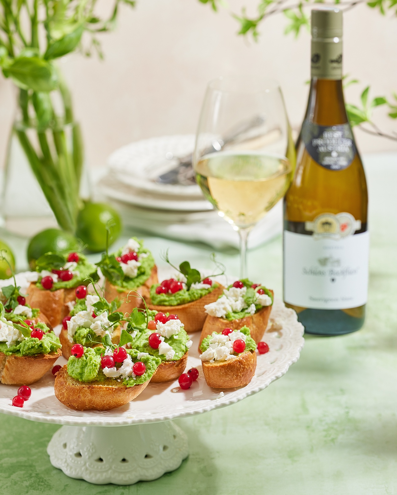 Grilētas brusketas ar zirnīšu biezeni